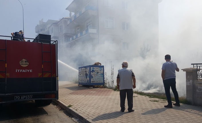 Karaman’da boş arsada çıkan ot yangını itfaiye tarafından söndürüldü