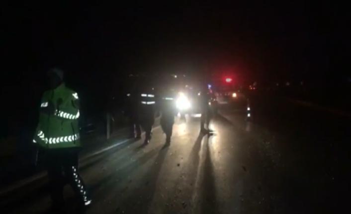 İşçileri minibüs otomobile çarptı: 13 Yaralı