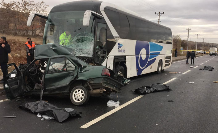 Kırşehir'de feci kaza: 3 ölü 1 yaralı