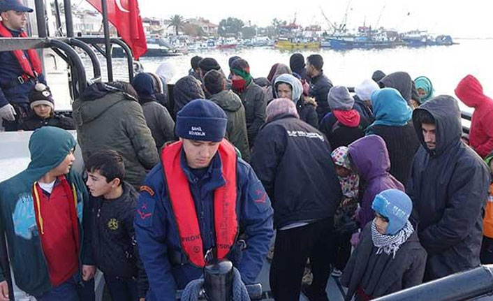 Ayvacık'ta 98 kaçak göçmen yakalandı