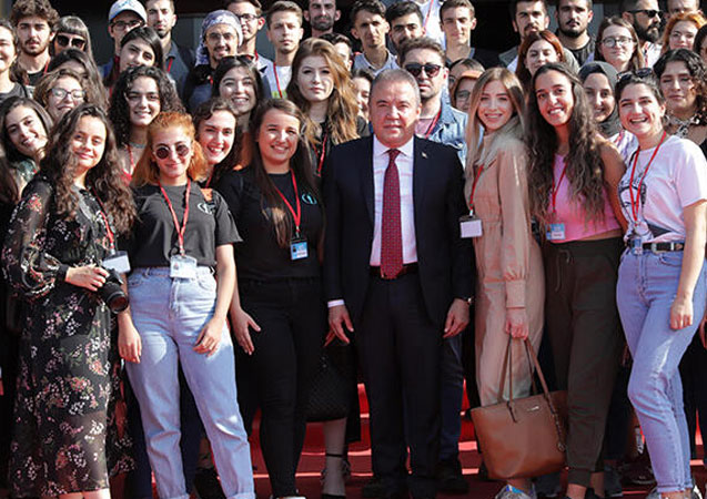 Antalya'da öğrenciye ulaşım indirimi