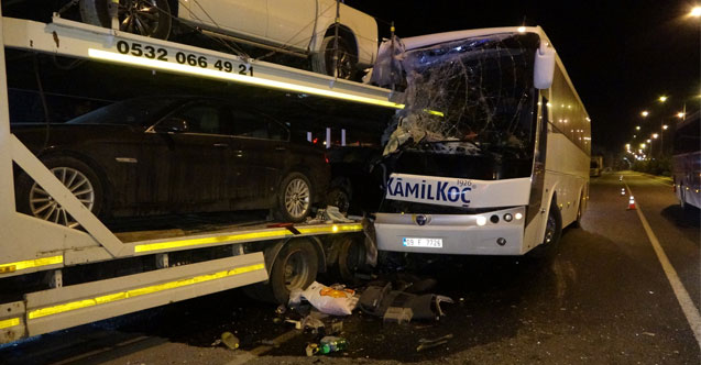 Uşak’ta yolcu otobüsü kaza yaptı