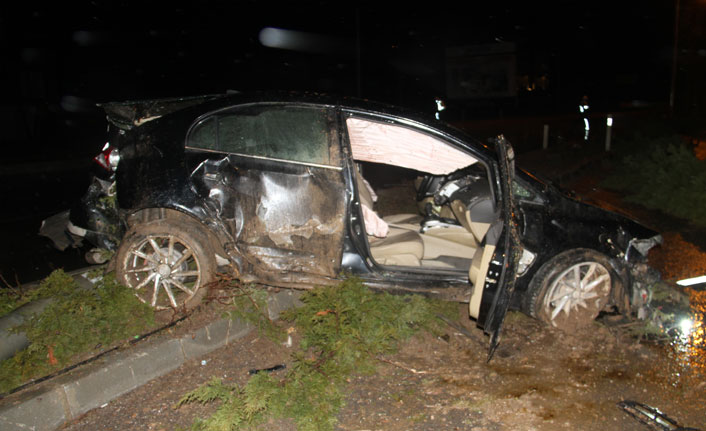 Konya’da iki otomobil çarpıştı