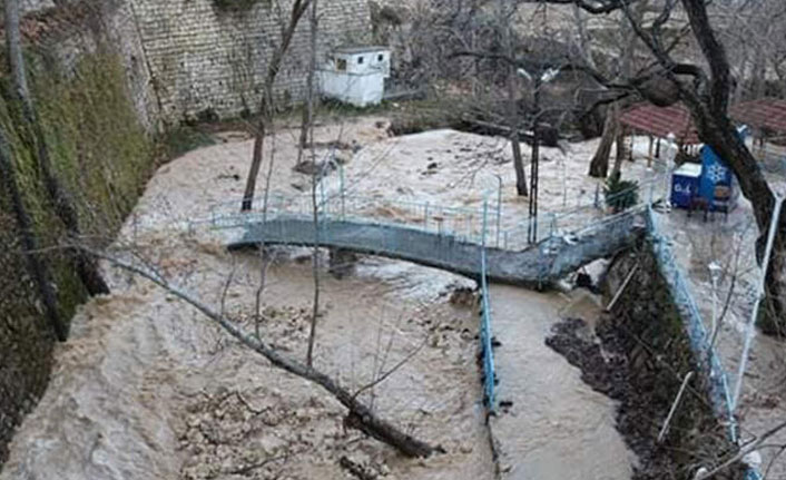 Ermenek'te yağış sele neden oldu