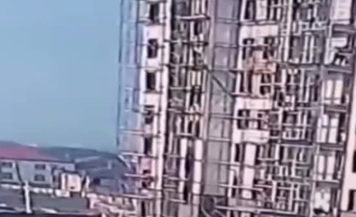 İki inşaat işçisi 9. kattan düştü