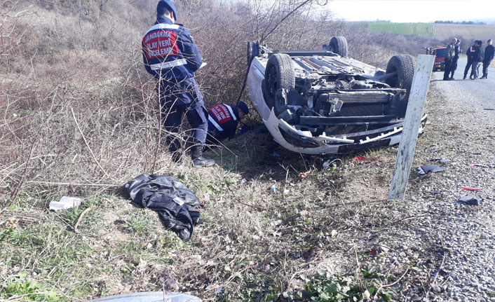 Edirne'de kaçak göçmenleri taşıyan araç kaza yaptı