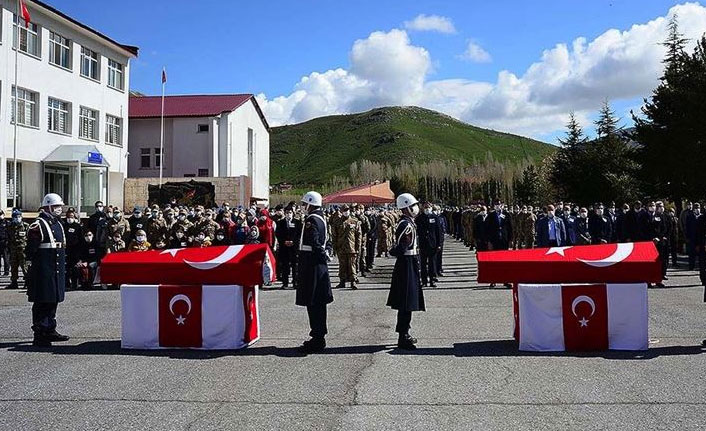 Şehit olan iki asker için tören düzenlendi