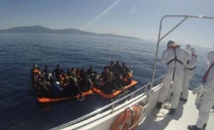 İzmir’de 30 göçmen kurtarıldı!