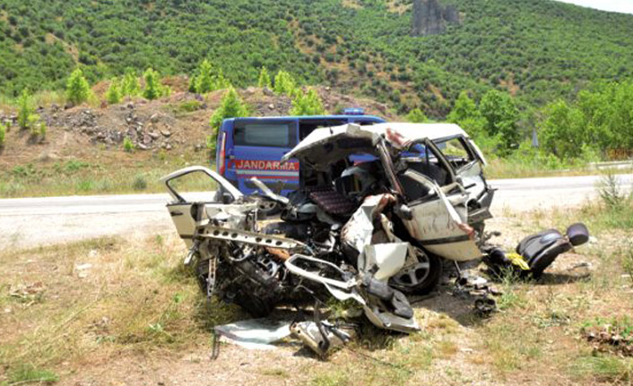 Feci kaza: Aynı aileden 6 kişi öldü