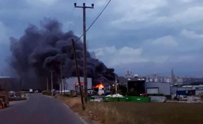 Gebze'de geri dönüşüm fabrikasında yangın