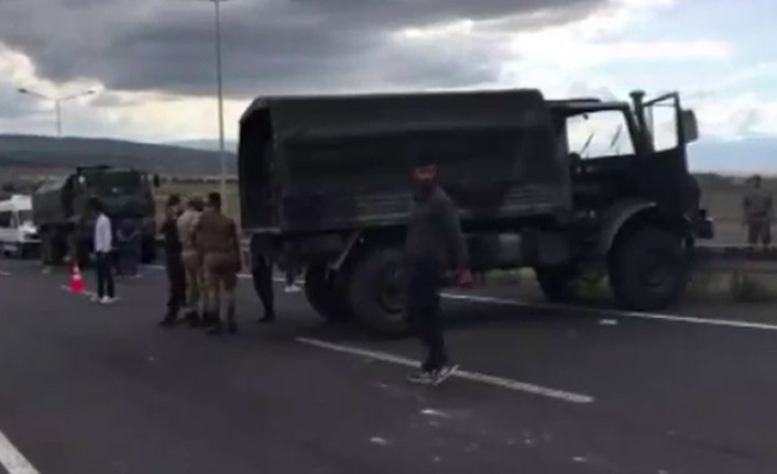 Ardahan'da askeri araç kaza yaptı, 5 asker yaralandı