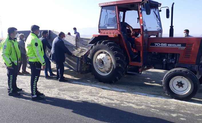 Ağrı'da traktör devrildi