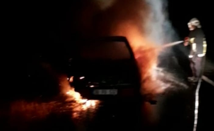 Kayseri'de Seyir halindeki otomobil alev topuna döndü