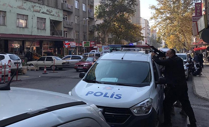 İhbara giden polis ekibine silahla ateş edildi: 2 polis yaralı