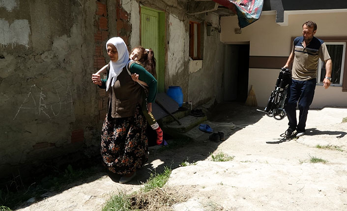 Trabzonlu fedakar annenin engelli kızı için tek isteği var