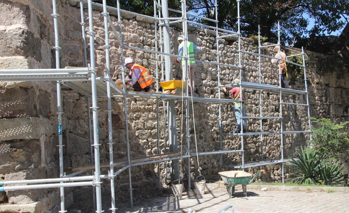 Sinop'ta kale surlarının restorasyonu başladı
