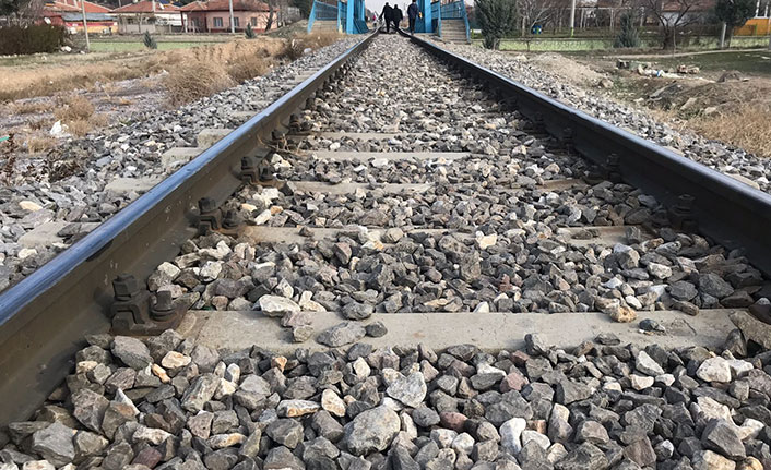 Konya'da emekli uzman çavuşa tren çarptı