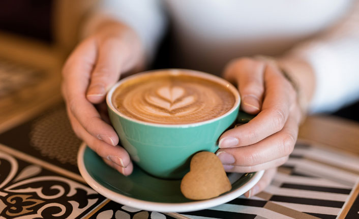 "Düzenli kahve içen meme kanseri hastaları, daha uzun yaşıyor"