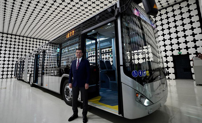 İmamoğlu yeni metrobüs aracını test etti: “Cumhurbaşkanlığı onayını heyecanla bekliyoruz”