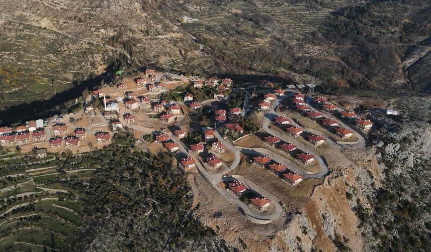 Antalya'da orman yangını sonrası TOKİ yeni bir köy inşa etti