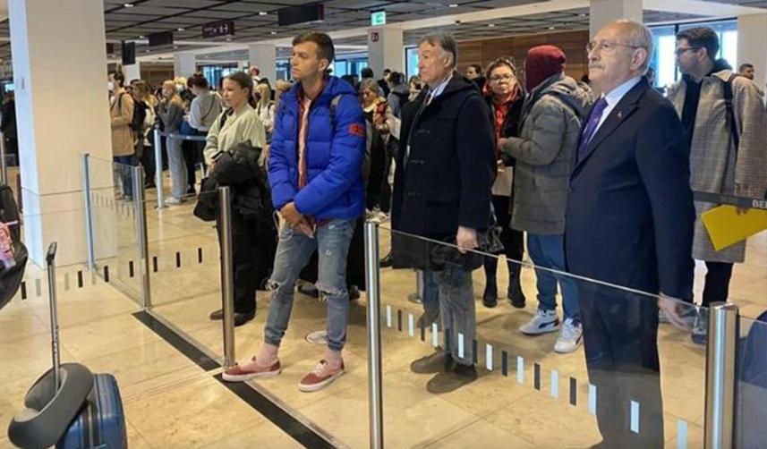 Almanya'ya giden Kılıçdaroğlu pasaport kuyruğunda görüntülendi
