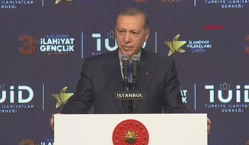 Cumhurbaşkanı Erdoğan'dan başörtü açıklaması! "Anayasal bir düzenleme yapalım ve bu işi bitirelim"