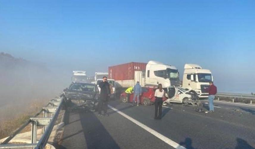 Bursa'da 9 araç birbirine girdi! 7 kişi yaralandı