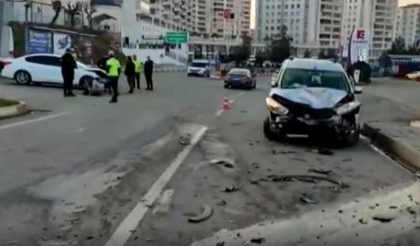 Siirt'te 3 araç birbirine girdi! 2'si çocuk 6 kişi yaralı