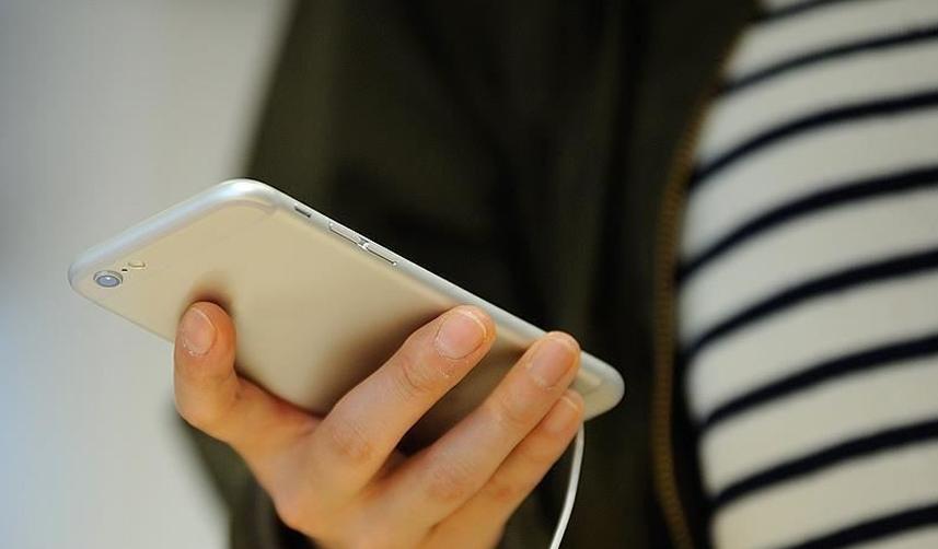 Apple yıllar sonra değişime gidiyor: iPhone için kritik karar!