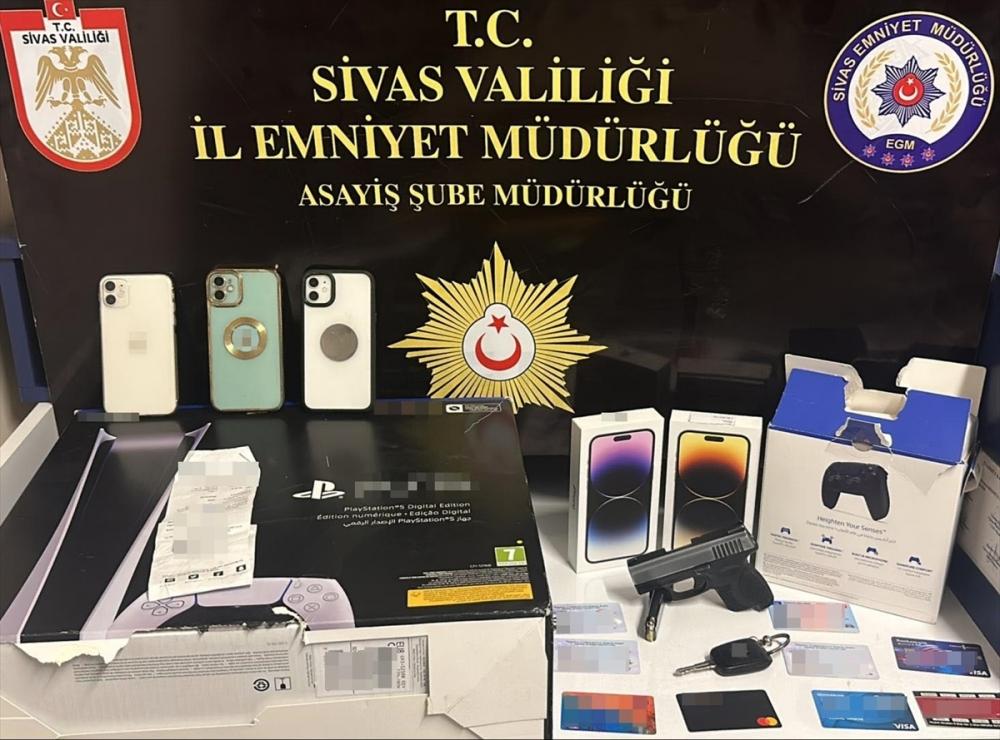 Sivas'ta dolandırıcılık iddiasıyla yakalanan 3 şüpheliden 1'i tutuklandı