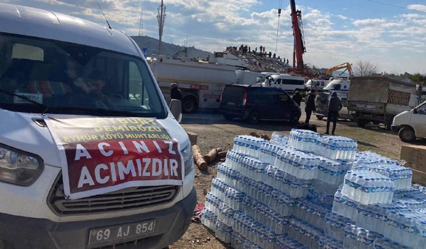 Bayburt'tan depremzedeler için yola çıkan araç Gaziantep'e ulaştı