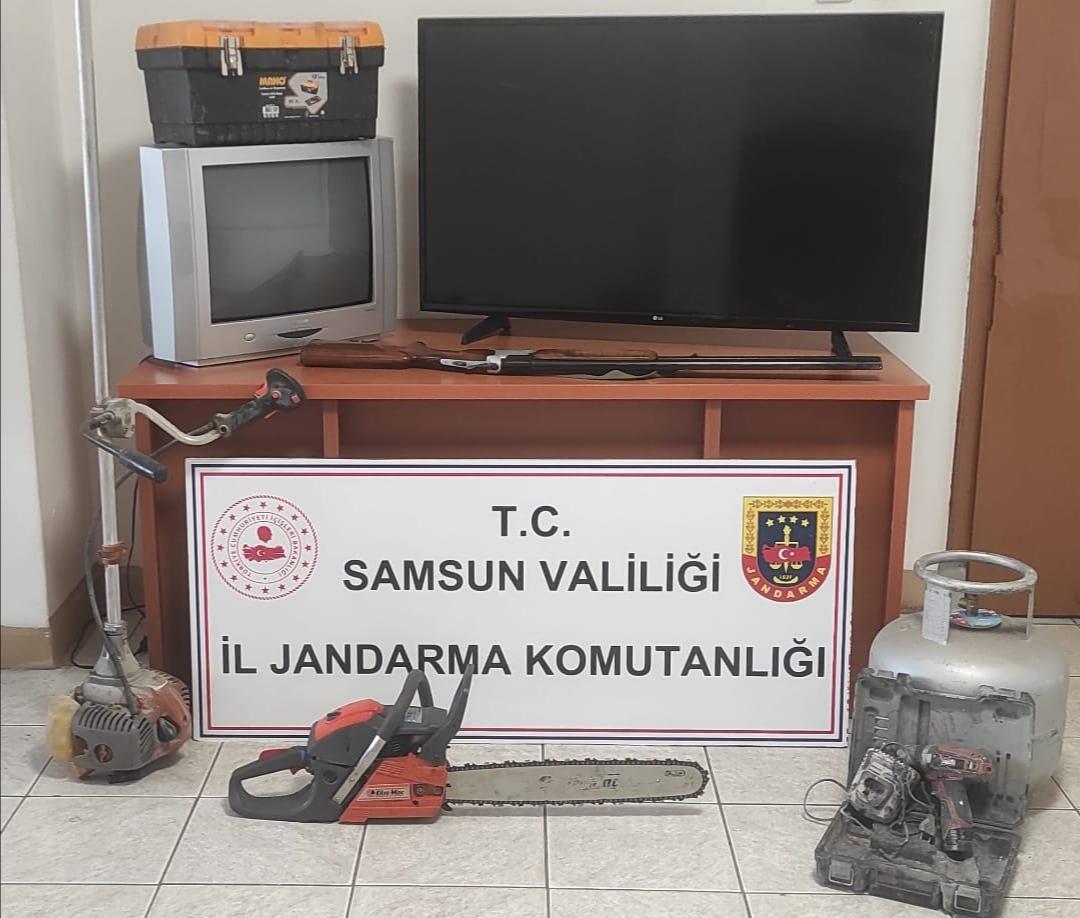 Samsun'da evden hırsızlık yapan 4 zanlı tutuklandı
