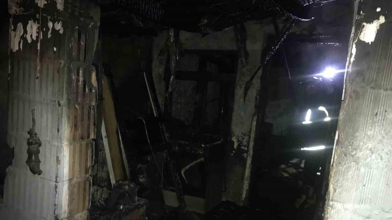 Uzunköprü’de yangın paniği: Müstakil ev küle döndü
