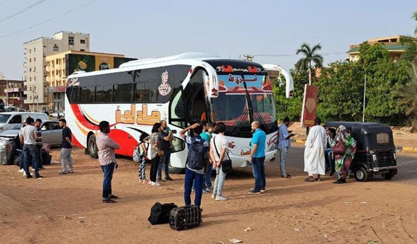 Sudan'dan 1600'ü aşkın Türk vatandaşı otobüslerle Etiyopya'ya taşındı