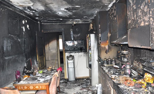 Kazan dairesinde başlayan yangın 5 evi küle çevirdi