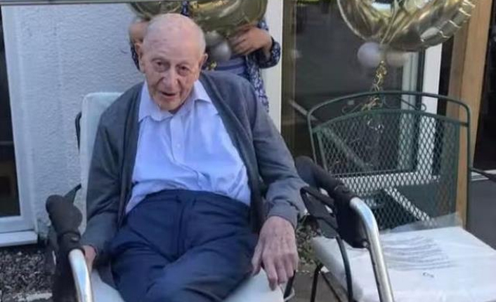 110 yaşındaki adam uzun yaşamanın sırrını paylaştı!