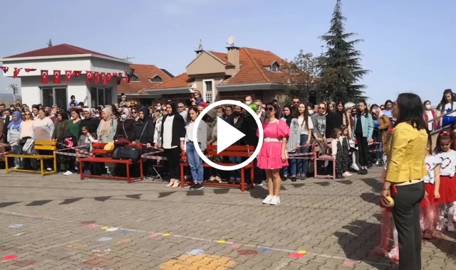 Trabzon İstiklal İlköğretim okulunda coşkulu 23 Nisan kutlaması. Video Haber