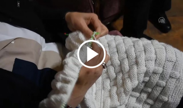 Prematüre bebek sahibi ailelere Trabzonlu kadınlar örgüleriyle destek oluyor. Video haber.