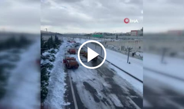 Yunanistan'da kar fırtınasında mahsur kalan sürücülere 2 bin euro ödenecek. Video Haber