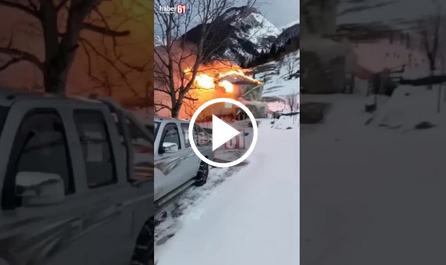 Trabzon'da yangın! 2 katlı ev küle döndü. 22 Ocak 2022-Video Haber