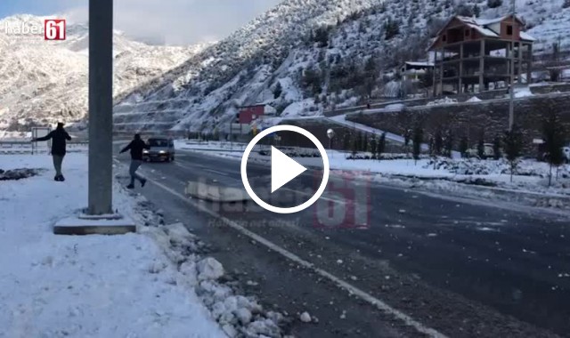 Trabzon Gümüşhane yolunda buzlanma kaza getirdi - Video haber