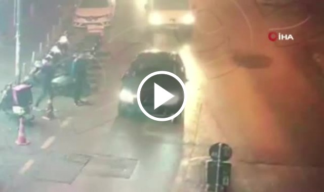 İstanbul’da dehşet anları kamerada: Silahla dizlerinden vurup yerde tekmelediler