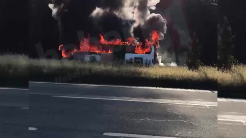 Rize'de bir yolcu otobüsü çıkan yangın sonucu cayır cayır yandı.6 Aralık2019