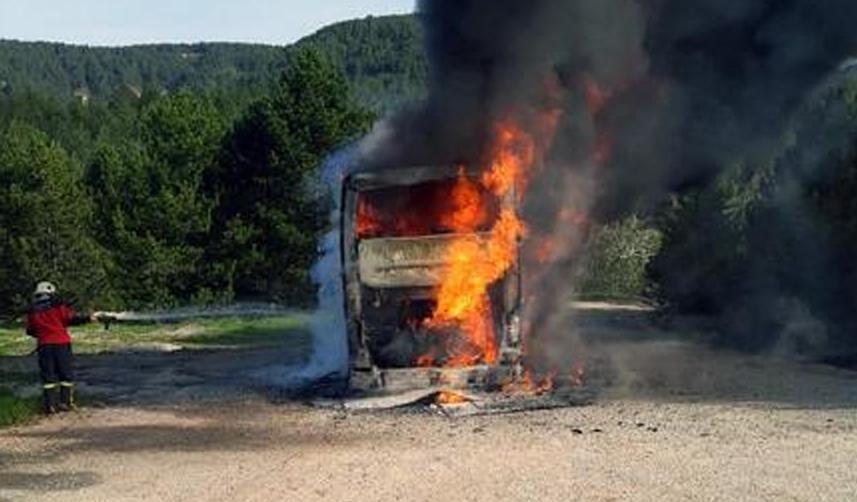 Bolu'da yolcu otobüsü alev alev yandı