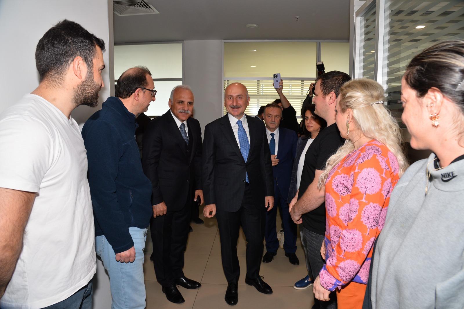 Ulaştırma ve Altyapı Bakanı Karaismailoğlu Büyükşehir’i ziyaret etti
