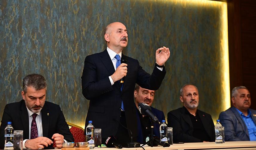 Bakan Karaismailoğlu, Trabzon'da muhtarlar ile bir araya geldi