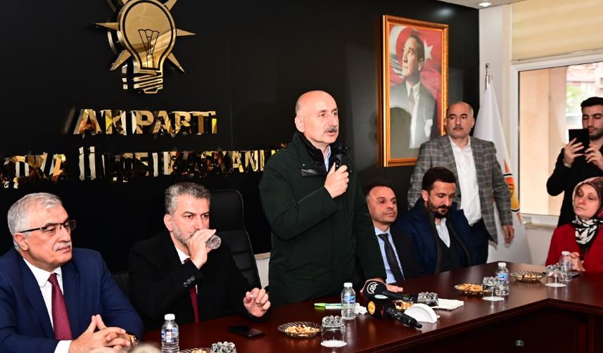 Ulaştırma ve Altyapı Bakanı Karaismailoğlu Maçka'da konuştu: "Asıl bayram 14 Mayıs'ta"