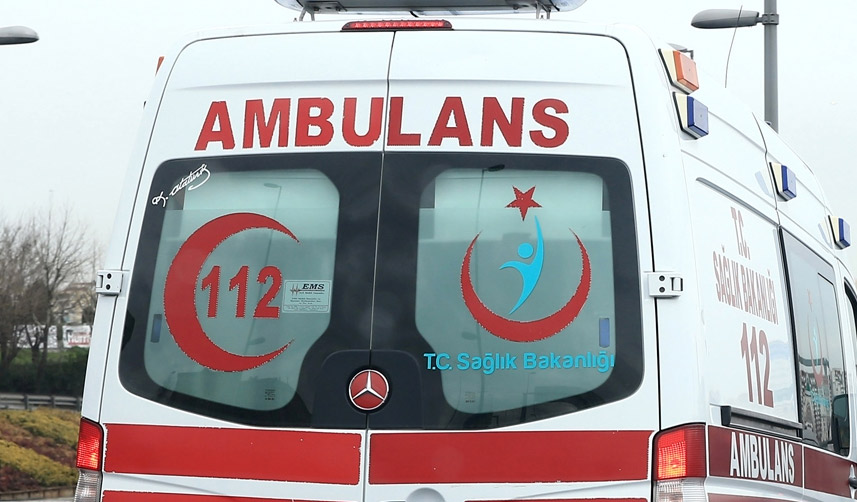 Rize'de trafik kazası! Anne ve kızı yaralandı