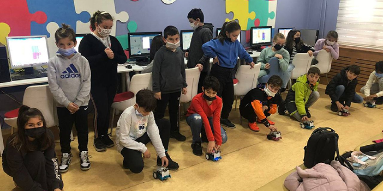 Artvin'de öğrencilerine robotik kodlama eğitimi veriliyor
