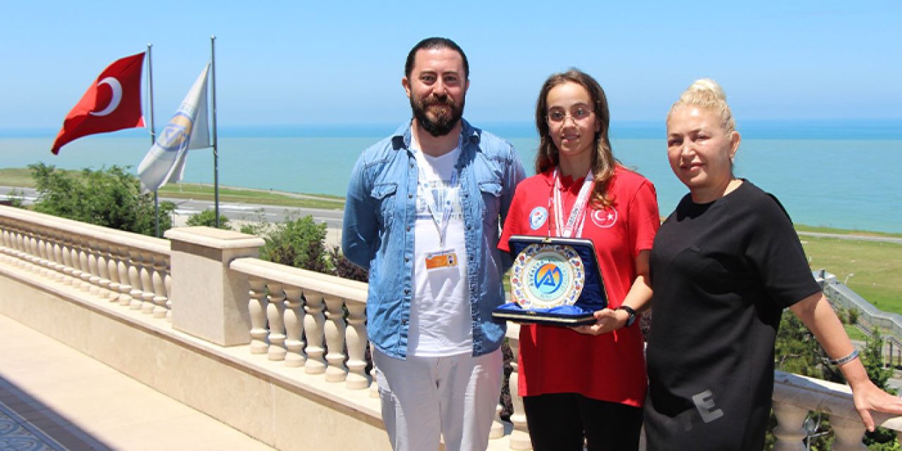 Avrasya Üniversitesi öğrencisi Ceyda Düşkün madalyalara doymuyor